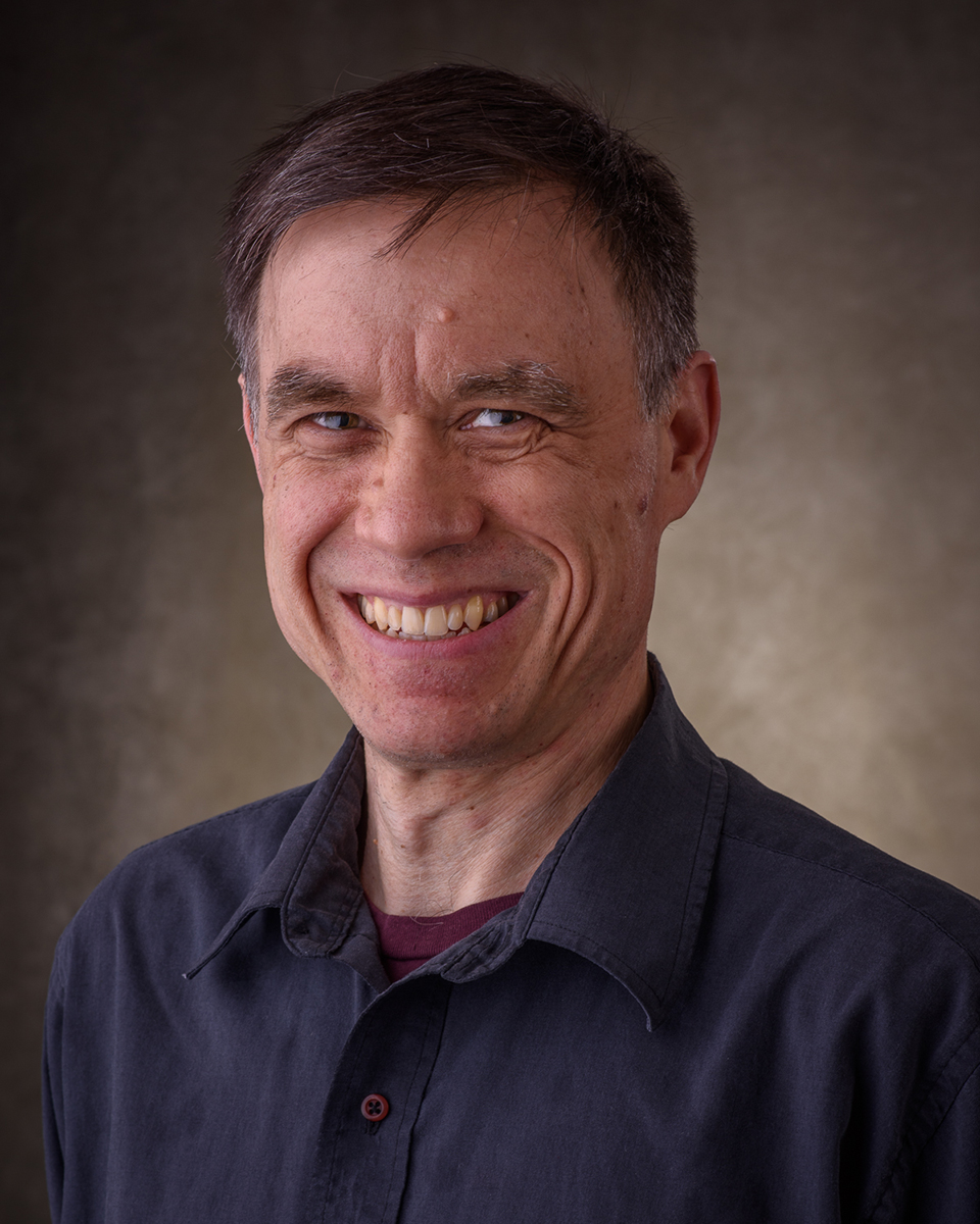 Kenneth Macbain headshot