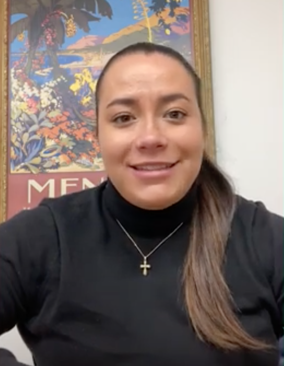 Laura Bustamante Headshot