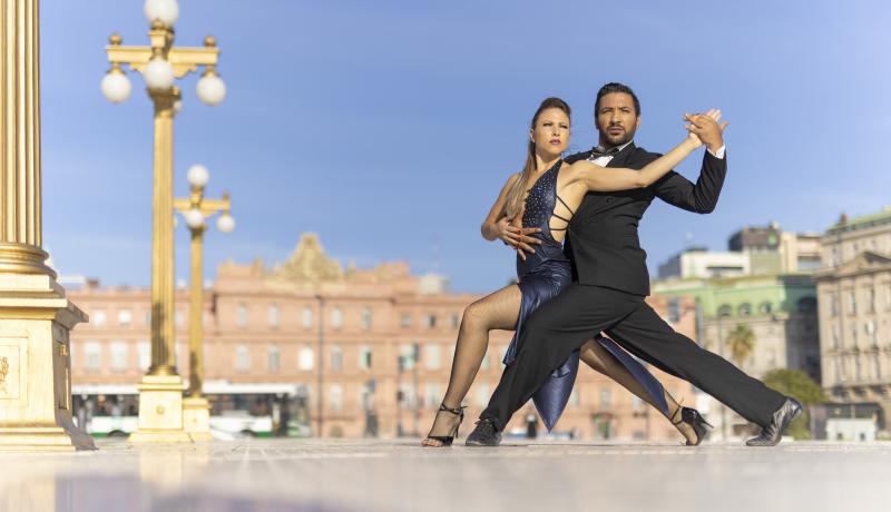Couple dancing to the tango