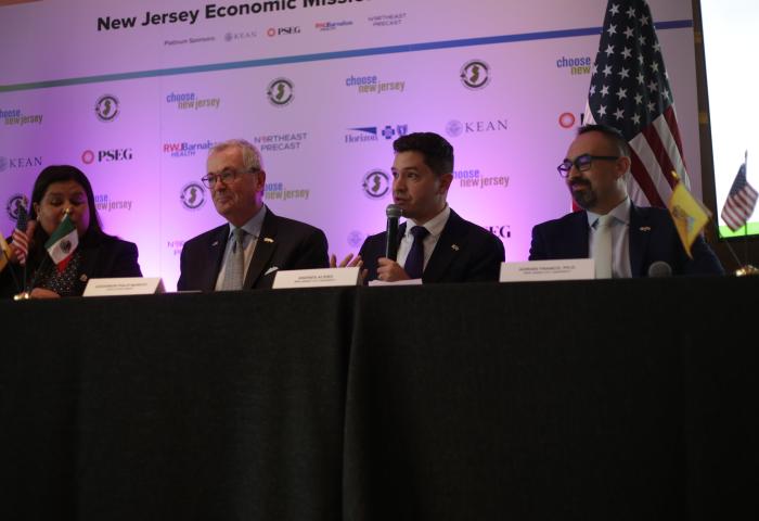 Choose NJ Mexico Dais photo, Acebo speaking