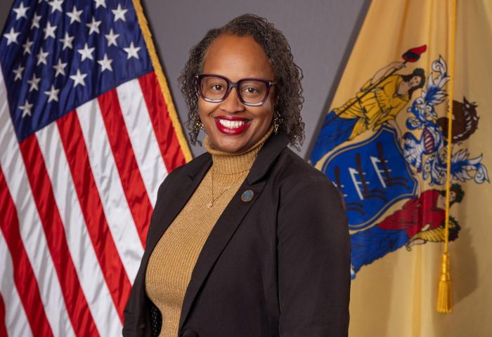 2025 Angela McKnight headshot