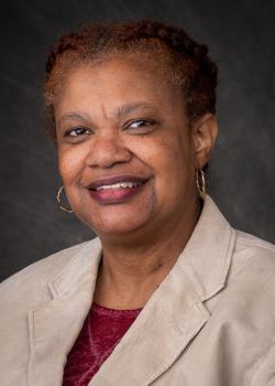 Donna Ho-Shing headshot