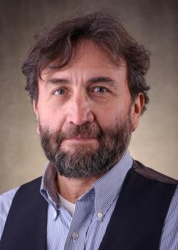 Hugo Bastidas headshot