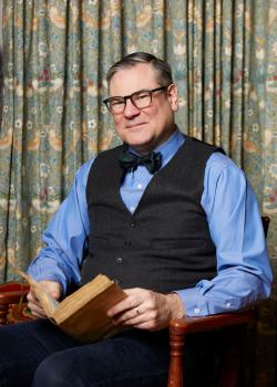 Jason Martinek headshot