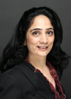 Dina Keswani headshot photo