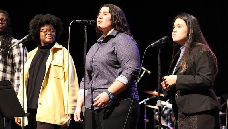 POP R&B GROUP OF 4 SINGING