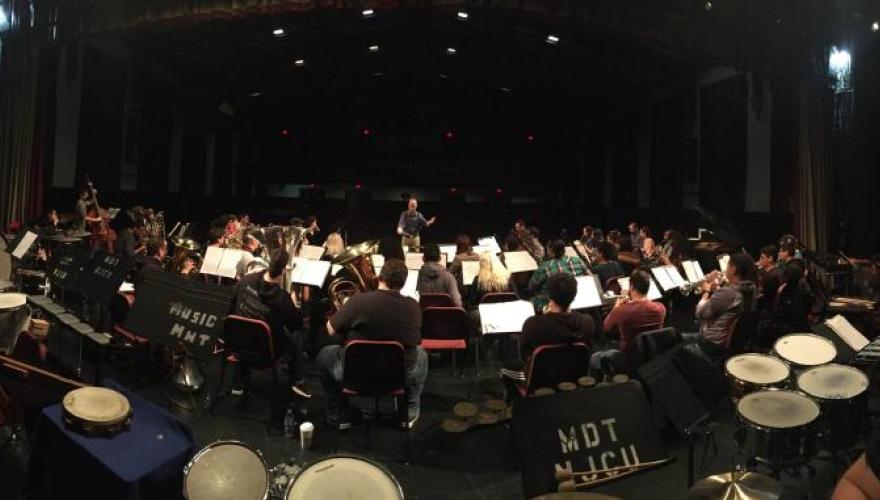Symphony of winds and percussion ensemble