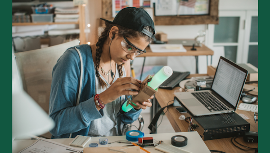 STEM MAKER DAY 2023 WOMAN WITH TECHNOLOGY