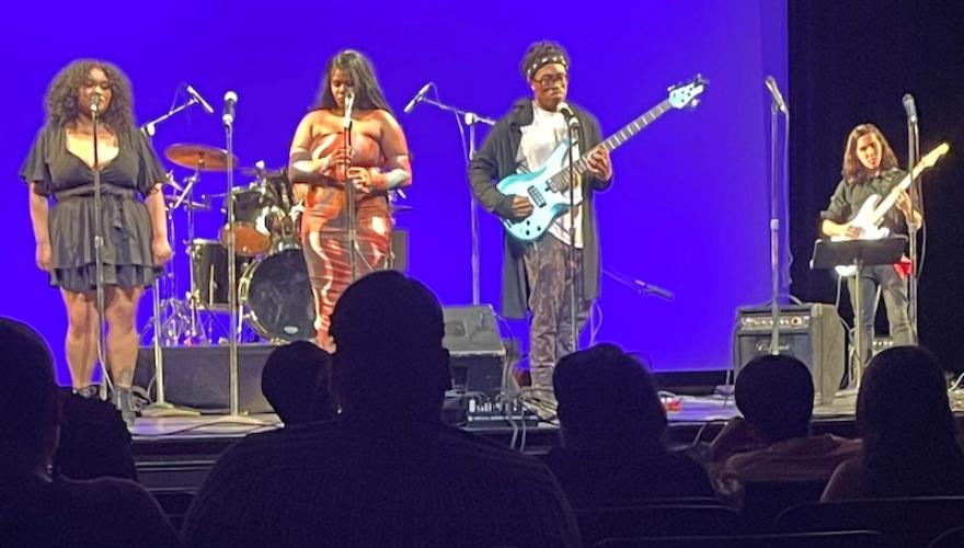 POP R&B STUDENTS ON STAGE