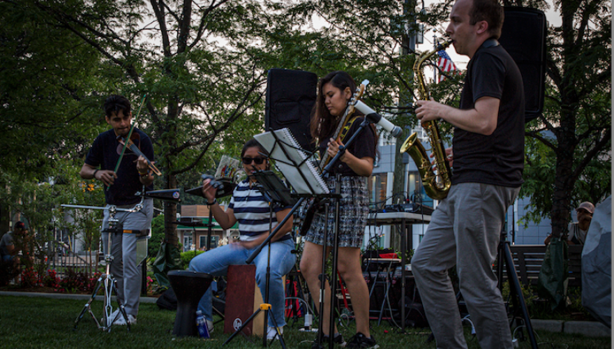MULTI-STRINGS MUSIC STUDENTS OUTDOORS