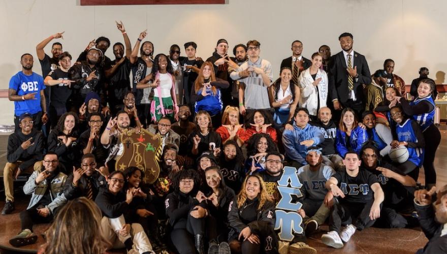 FRATERNITY AND SORORITY GROUP POSE