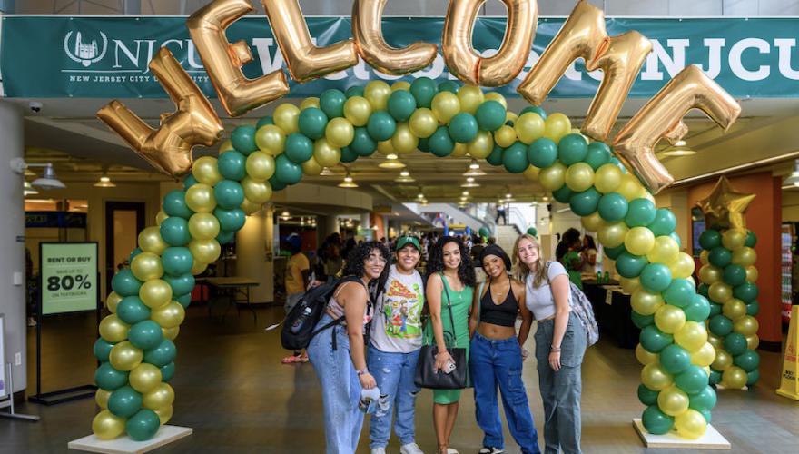 WELCOME BACK EVENT POSED STUDENTS