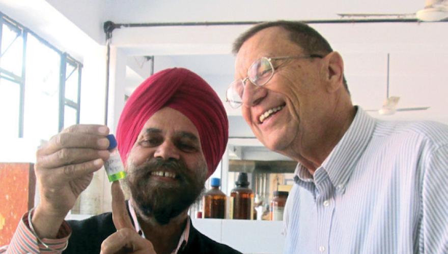 2 MEN LOOK AT SCIENCE TUBE