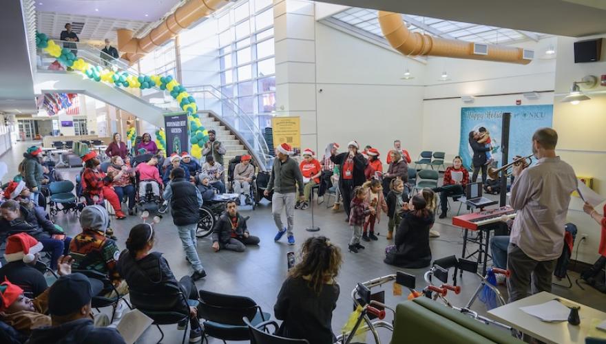 AHM students are caroling event GSUB lobby