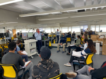 CARDIOVIT ROOM OF PEOPLE SEATED FOR SPEAKER